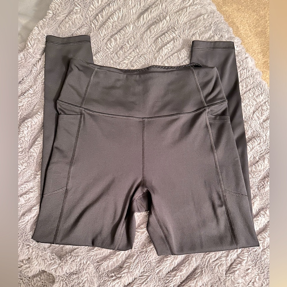 Victoria’s Secret On Point Flow tights